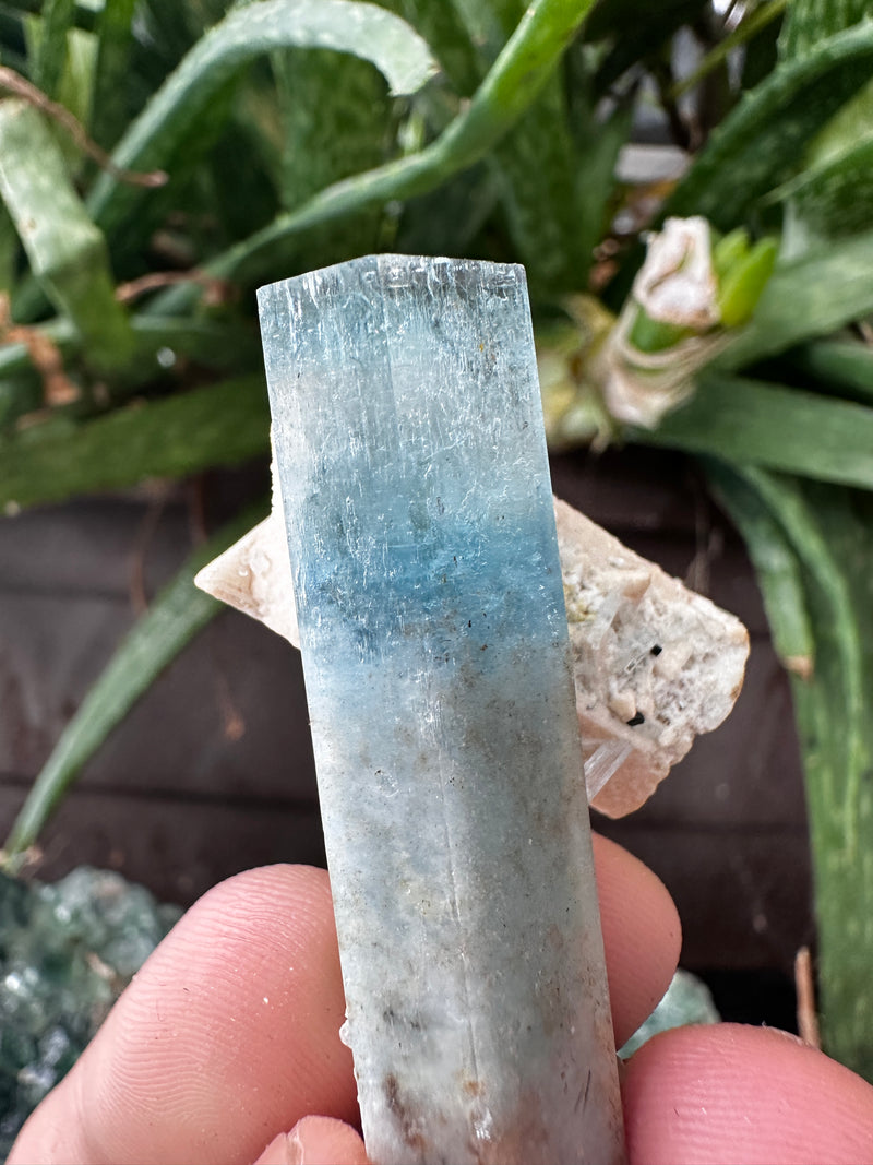 AQUAMARINE SPECIMEN WITH FELDSPAR 31g FROM ERONGO MOUNTAIN, ERONGO REGION, NAMIBIA, ERONGO AQUAMARINE CRYSTAL, CRYSTAL HEALING