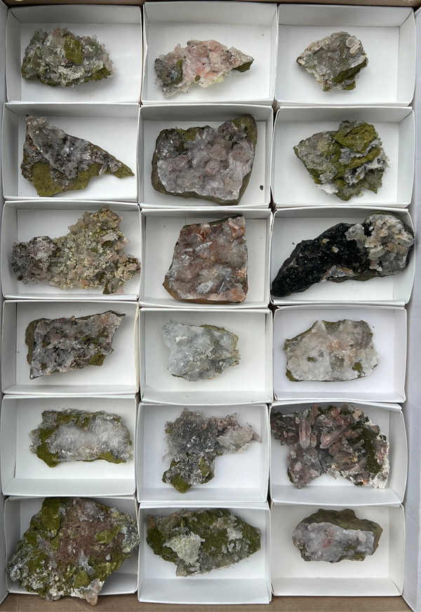 Harledote Brandberg Quartz flat 18 pieces from Goboboseb Mountains, Erongo Region, Namibia