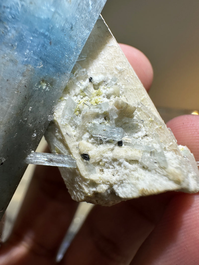 AQUAMARINE SPECIMEN WITH FELDSPAR 31g FROM ERONGO MOUNTAIN, ERONGO REGION, NAMIBIA, ERONGO AQUAMARINE CRYSTAL, CRYSTAL HEALING