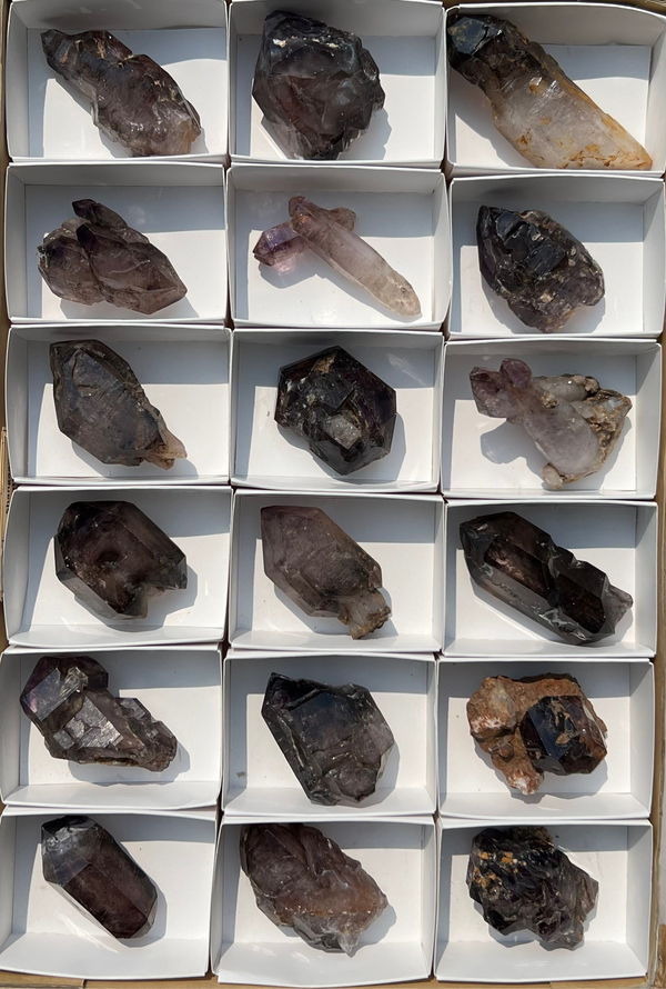 Shangaan Amethyst Wholesale Flat 18 pieces from the Chibuku mine, Zimbabwe