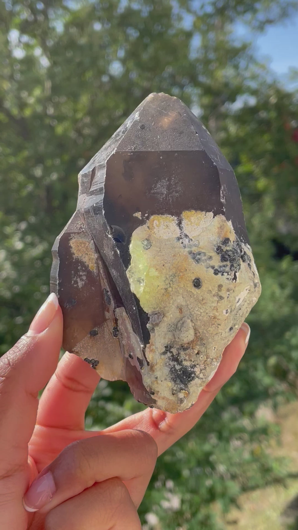 Fluorescent-Smoky-Quartz-Hyalite-from-Erongo-Mountain-Erongo-Region-Namibia-video