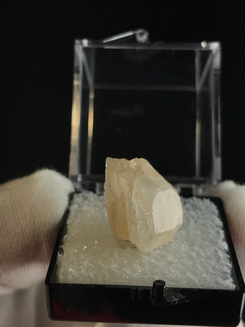 Raw Phenakite Crystal, 21.7 Carats, Okuta-Didan (Shining Stone) Mine, Jos Plateau, Nigeria