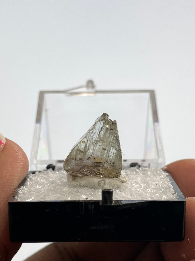 Pleochroic Unheated Tanzanite Crystal: Natural Crystal from Lelatema Mountains, Merelani Hills, Tanzania